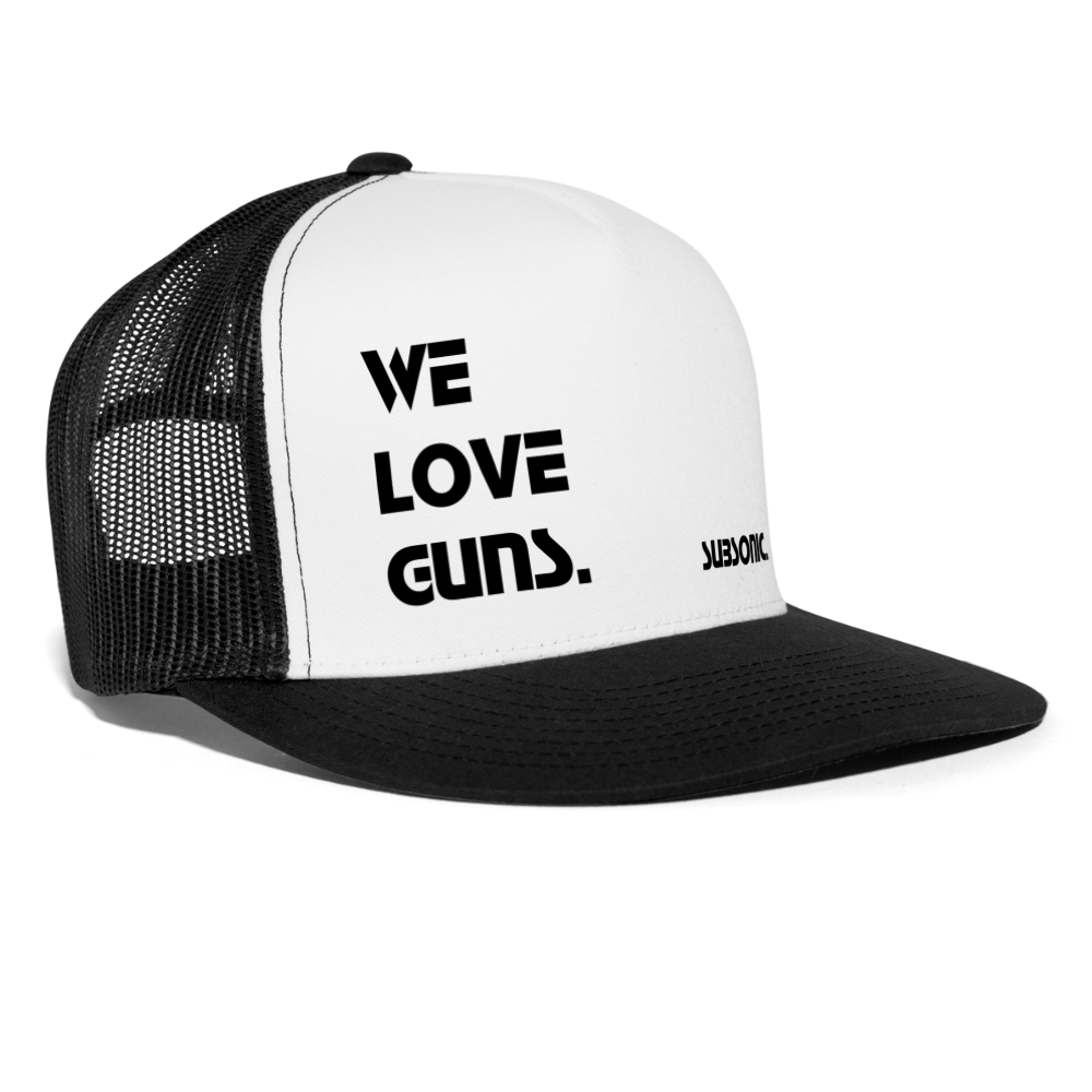 Trucker Cap - WE LOVE GUNS. - Weiß/Schwarz